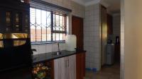Kitchen - 18 square meters of property in Montana Park