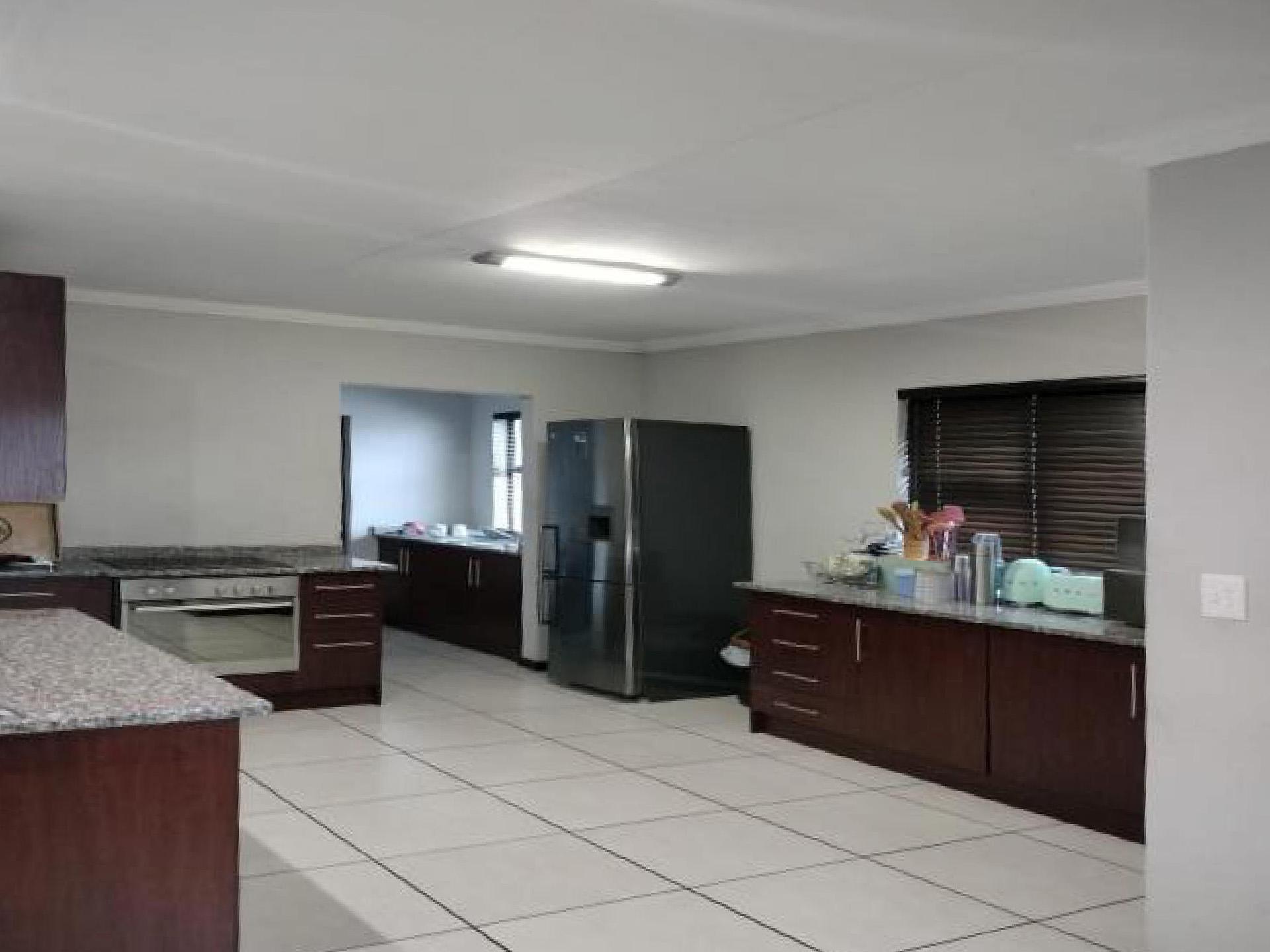 Kitchen of property in Drum Rock