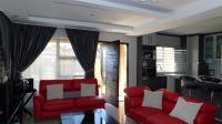 Lounges - 29 square meters of property in The Orchards