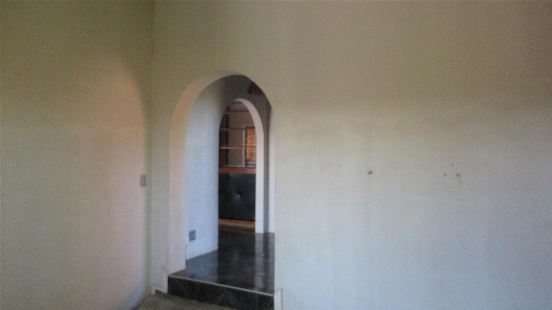 Lounges - 39 square meters of property in Dalpark