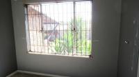 Bed Room 1 - 11 square meters of property in Dalpark