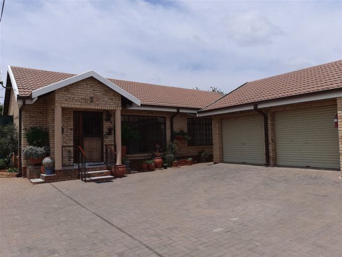 3 Bedroom Simplex for Sale For Sale in Parys - MR571049