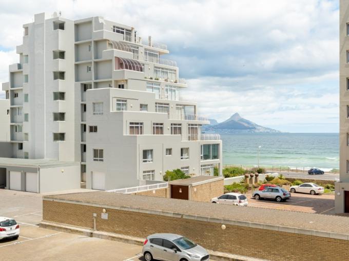 1 Bedroom Apartment for Sale For Sale in Bloubergstrand - MR571512