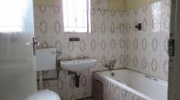 Bathroom 1 - 4 square meters of property in Etwatwa