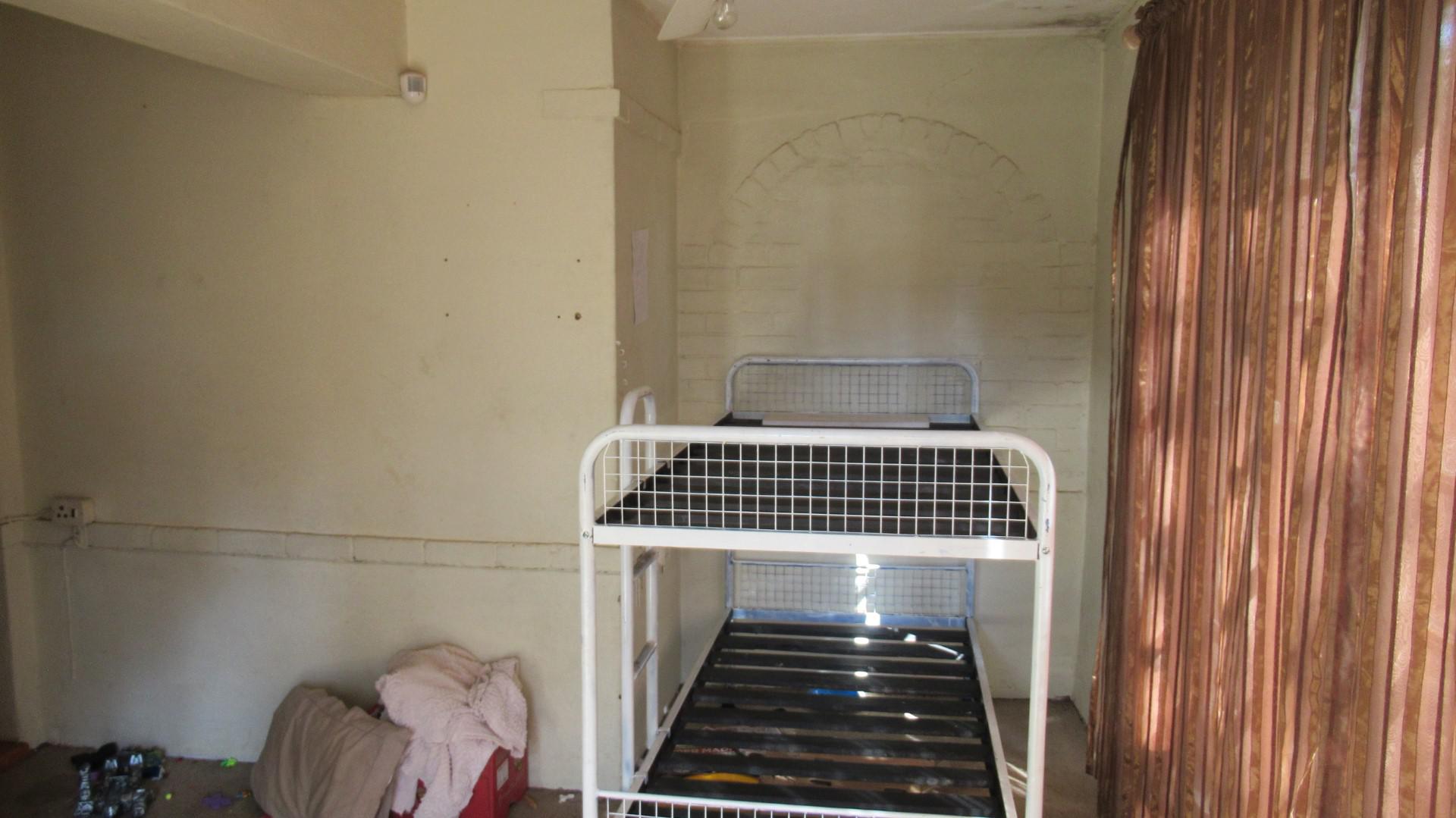 Bed Room 1 - 20 square meters of property in Brakpan