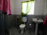 Bathroom 1 - 5 square meters of property in Mindalore