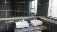 Main Bathroom - 17 square meters of property in North Riding A.H.