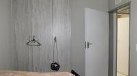Bed Room 1 - 10 square meters of property in Heuweloord