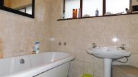 Bathroom 1 - 4 square meters of property in The Wolds