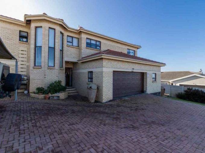 4 Bedroom House for Sale For Sale in Mossel Bay - MR575876