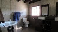 Main Bathroom - 19 square meters of property in Garsfontein
