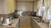 Kitchen - 12 square meters of property in Bloubosrand