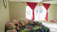 Bed Room 2 - 18 square meters of property in Bloubosrand