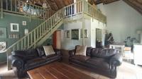 Lounges - 18 square meters of property in Witkoppen