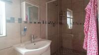 Bathroom 2 - 6 square meters of property in Northcliff