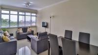 Lounges - 17 square meters of property in Essenwood