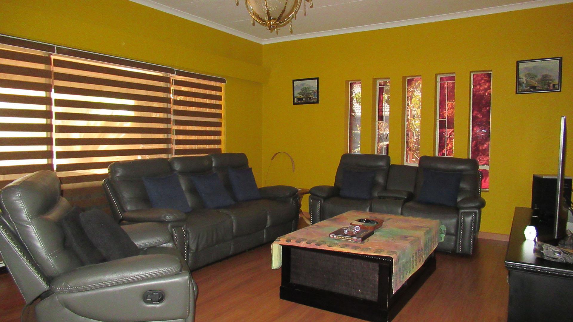 TV Room - 26 square meters of property in Ferndale - JHB