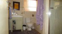 Bathroom 1 - 11 square meters of property in Ferndale - JHB