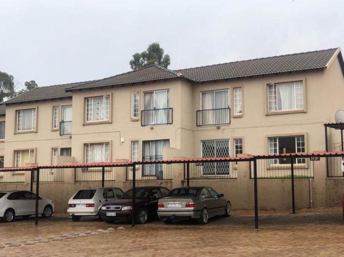 2 Bedroom Apartment for Sale and to Rent For Sale in Wilgeheuwel  - MR579313