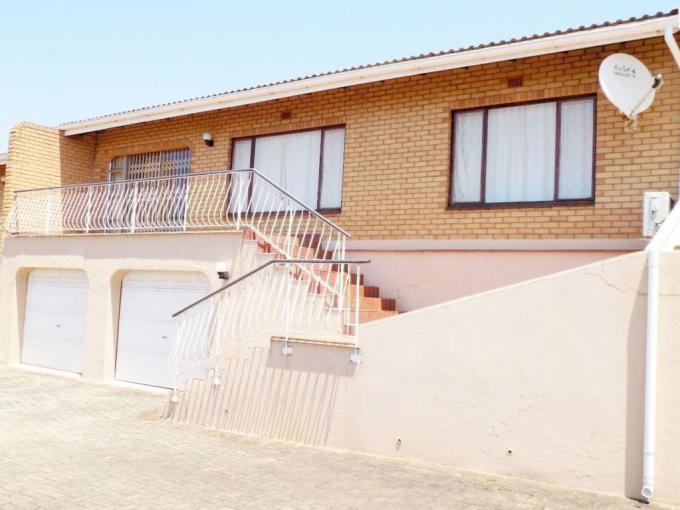 3 Bedroom Apartment for Sale For Sale in Scottburgh - MR579656