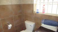 Bathroom 1 - 7 square meters of property in Driefontein