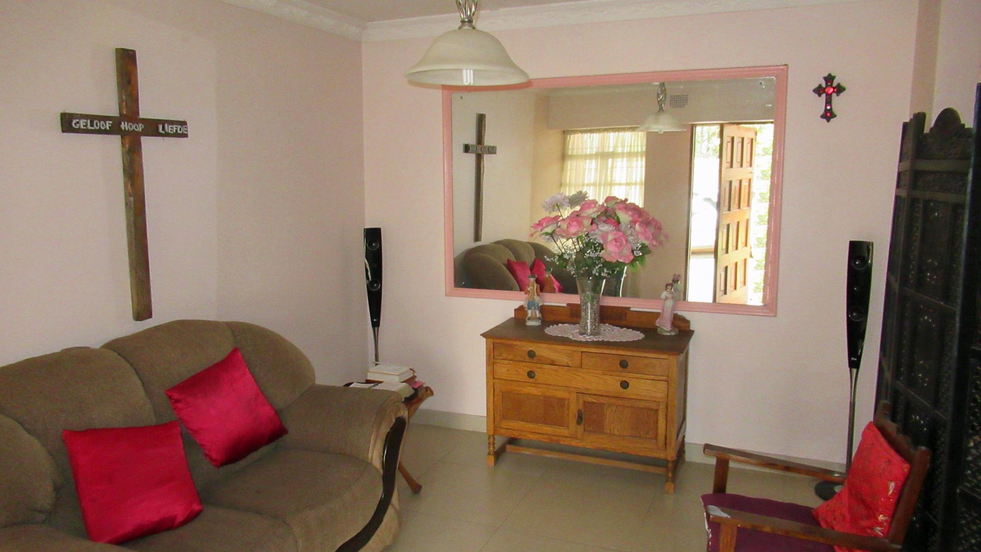 Rooms - 13 square meters of property in Impala Park