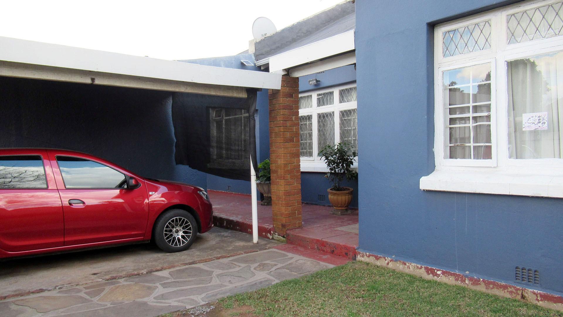 Front View of property in Benoni Western