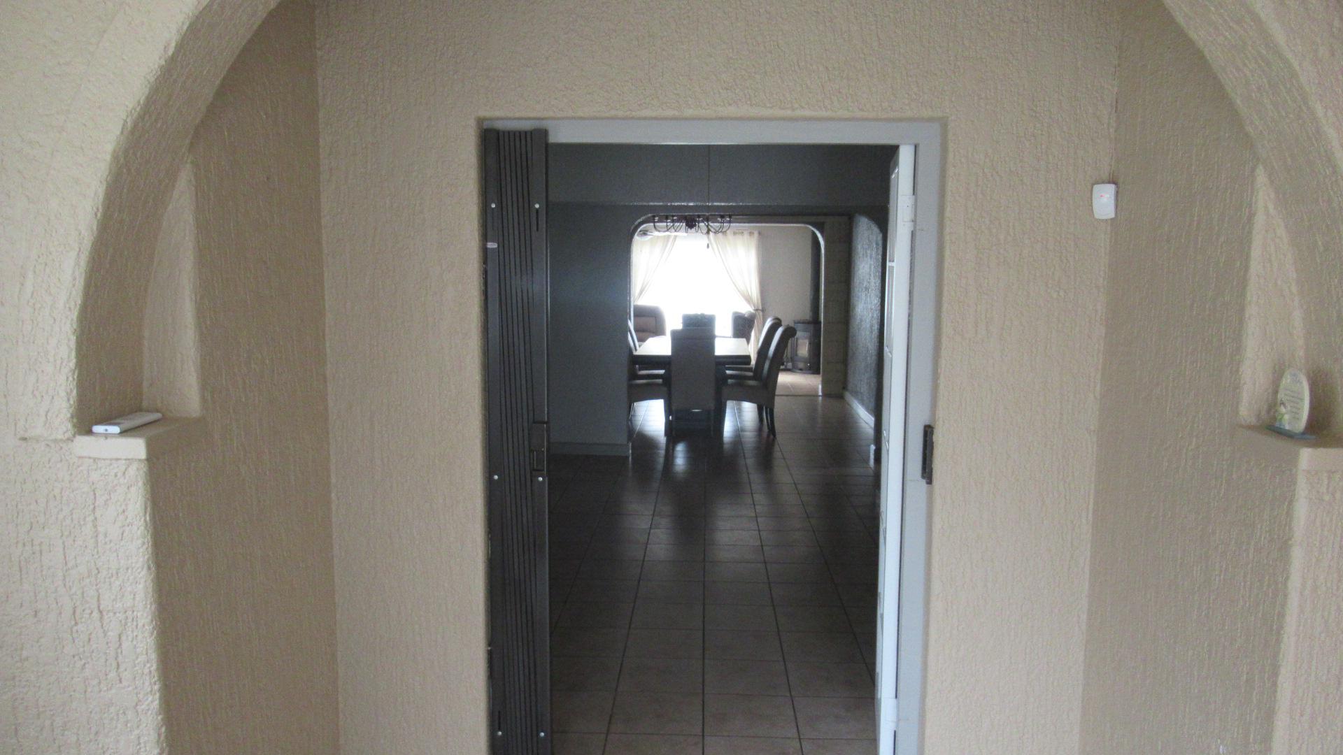 Rooms - 13 square meters of property in Primrose