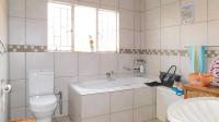 Bathroom 1 - 12 square meters of property in Amandasig