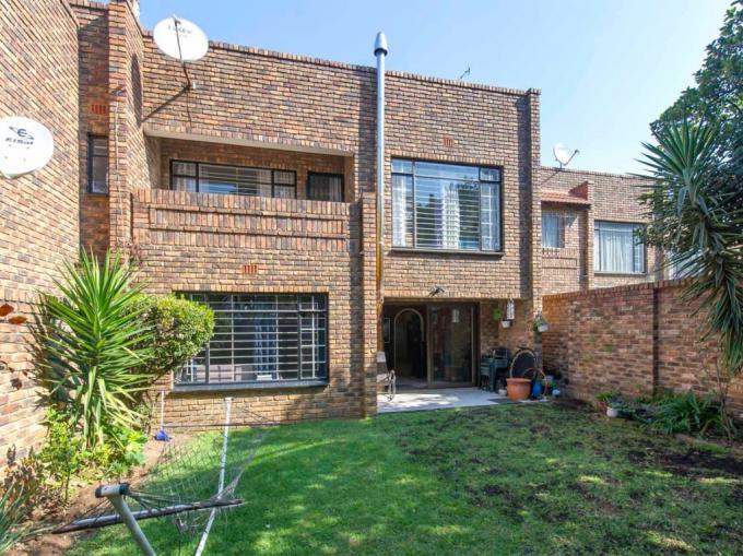 3 Bedroom Simplex for Sale For Sale in Edenvale - MR581973