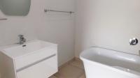 Main Bathroom - 6 square meters of property in Gillitts 