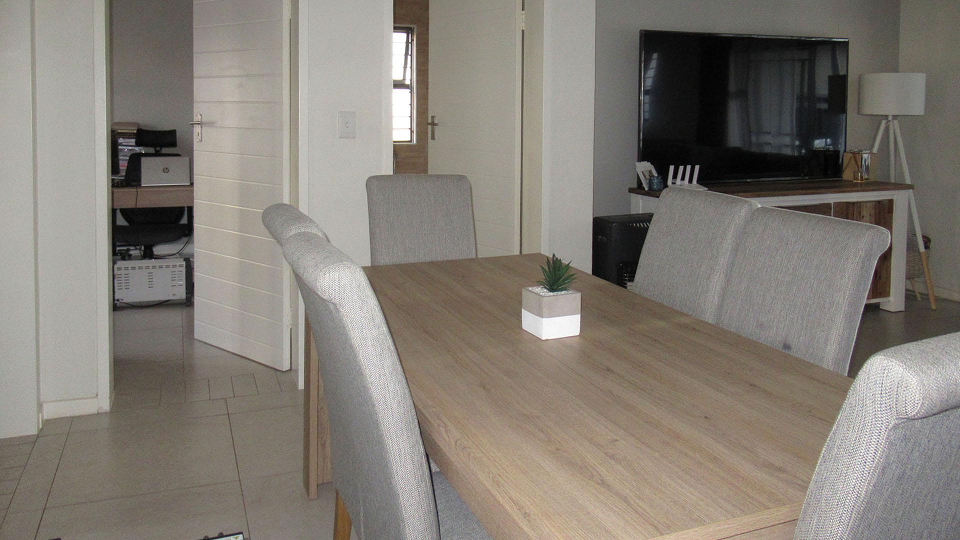 Dining Room - 10 square meters of property in Westlake View