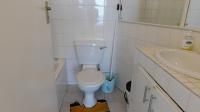 Main Bathroom - 4 square meters of property in Winklespruit