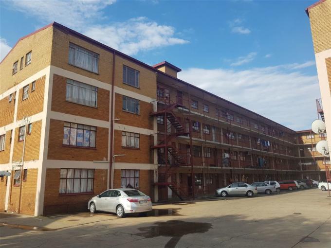 4 Bedroom Apartment for Sale For Sale in Laudium - MR584197