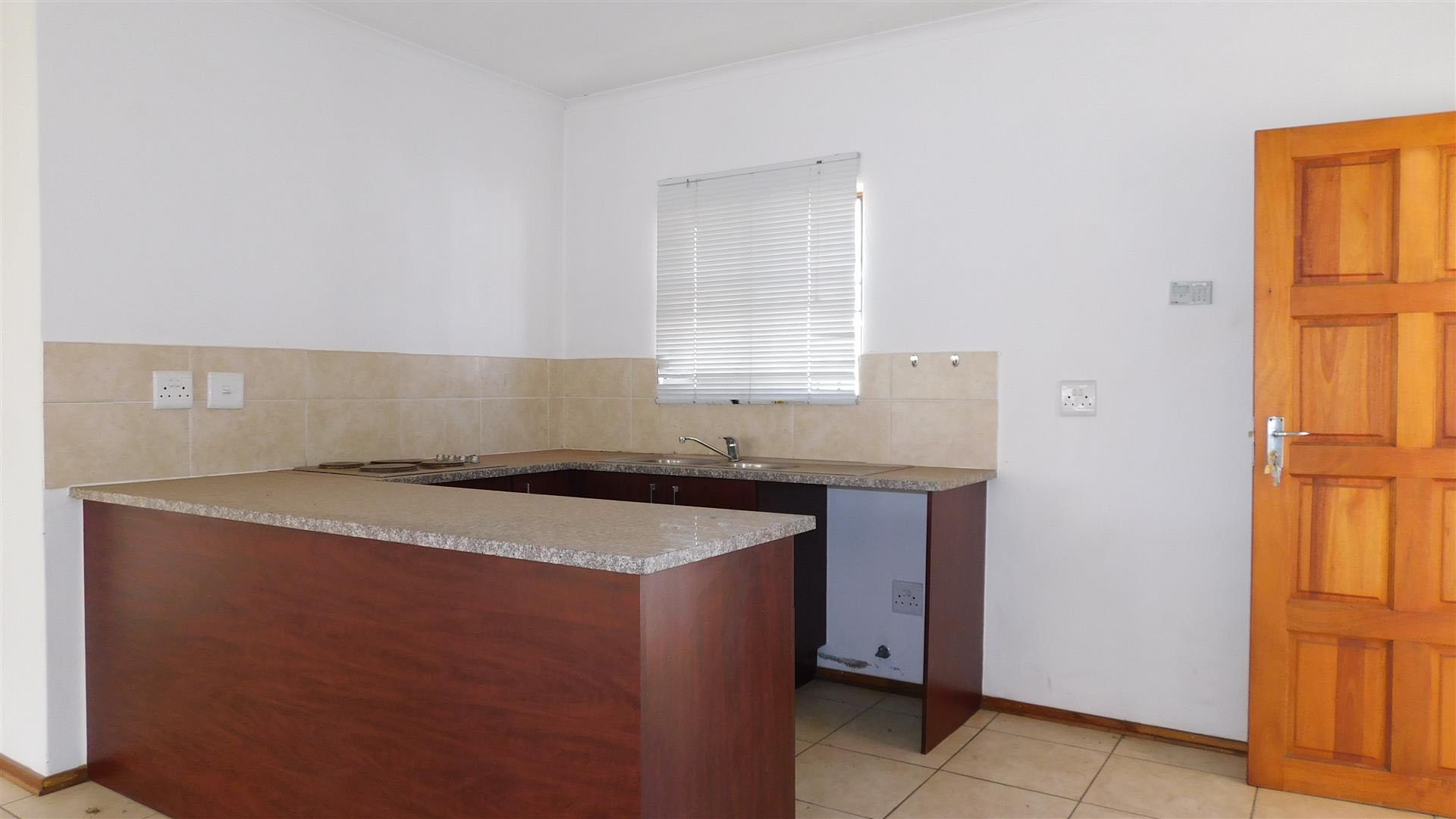 Kitchen - 10 square meters of property in Hesteapark