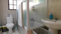 Bathroom 1 - 4 square meters of property in Illovo Glen 