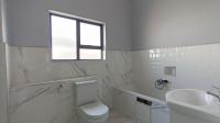 Bathroom 3+ - 10 square meters of property in Louwlardia