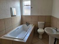 Bathroom 1 of property in Krugersrus