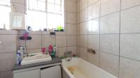 Bathroom 1 - 6 square meters of property in Eloffsdal