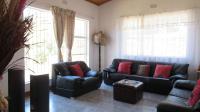 Lounges - 29 square meters of property in Oakdene