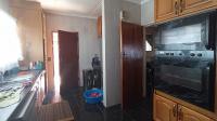 Kitchen - 27 square meters of property in Mondeor