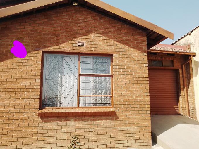 2 Bedroom House for Sale For Sale in Tembisa - MR588873