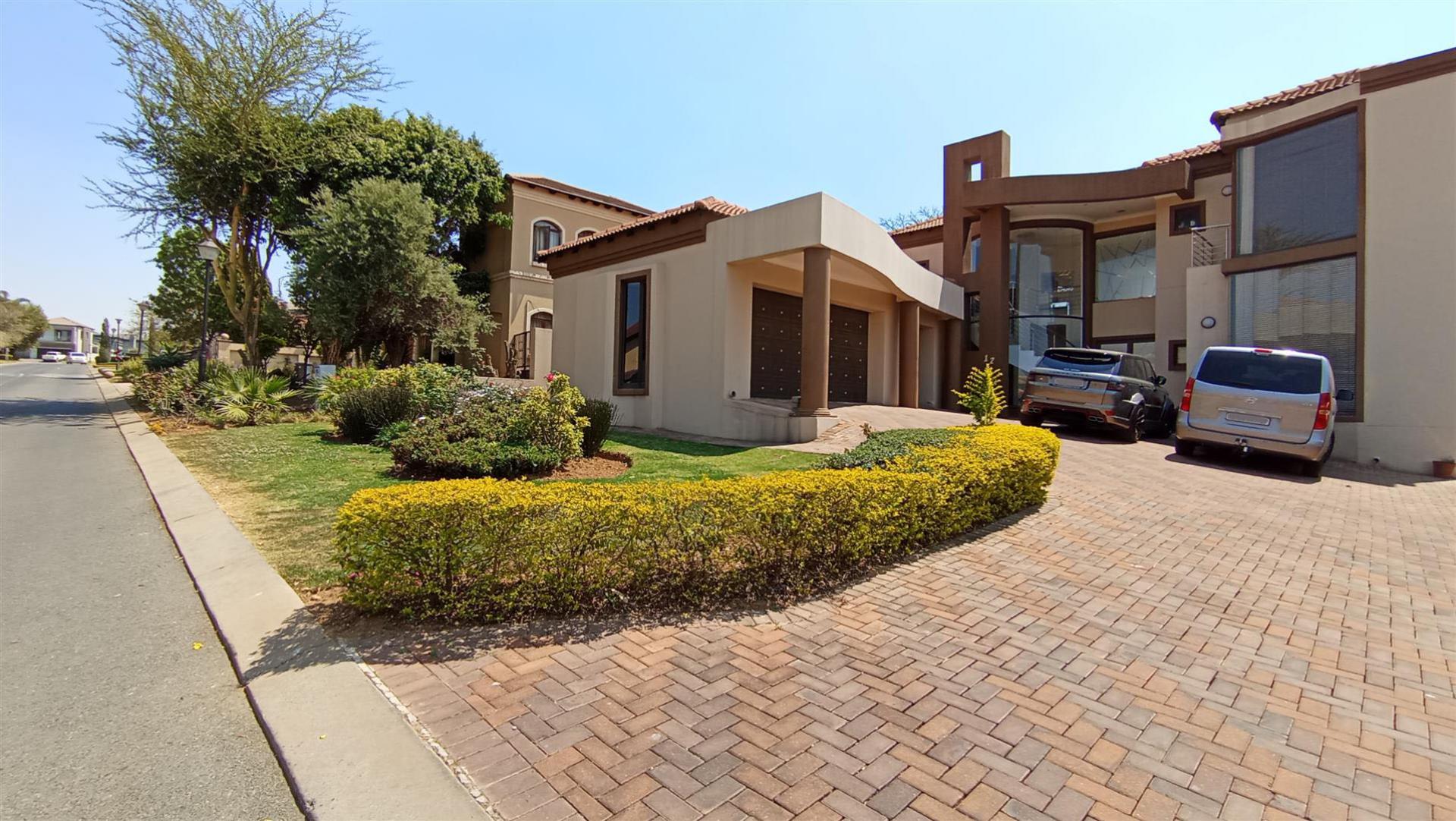 Front View of property in Blue Valley Golf Estate