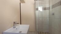 Bathroom 2 - 5 square meters of property in Blue Valley Golf Estate