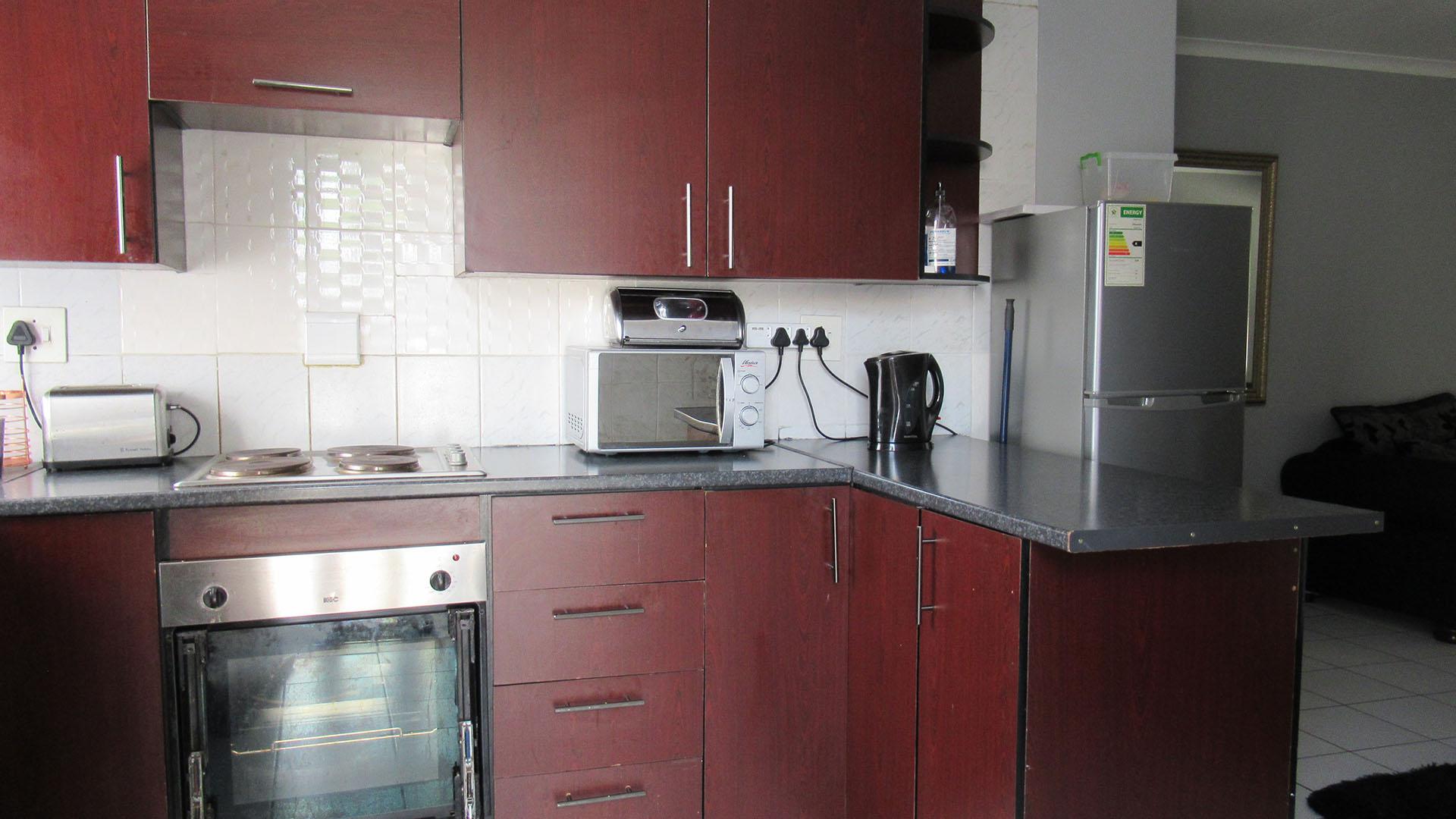 Kitchen - 10 square meters of property in Gleneagles