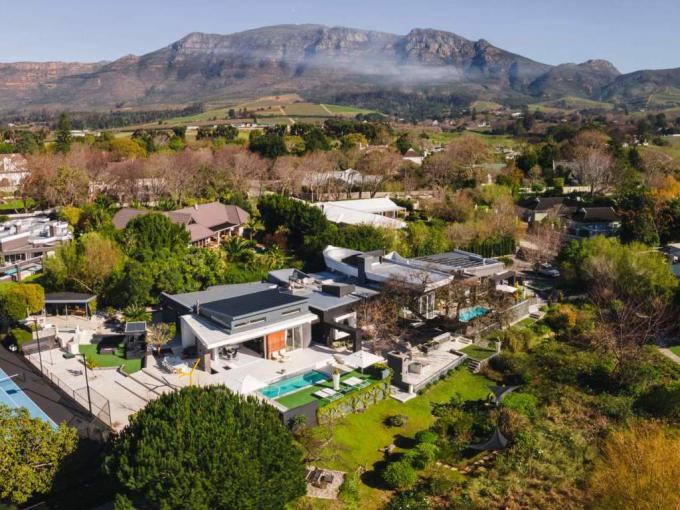 7 Bedroom House for Sale For Sale in Constantia CPT - MR589451