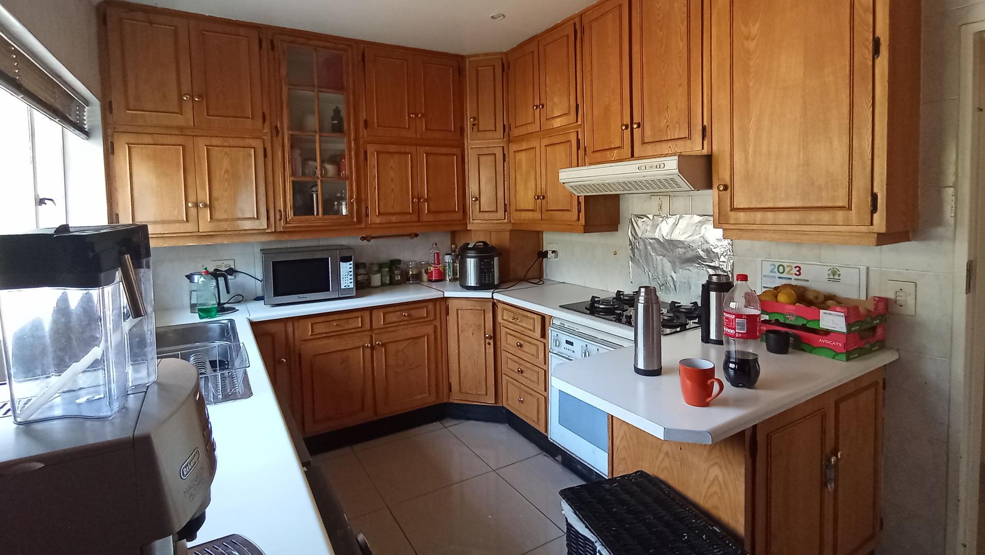 Kitchen - 18 square meters of property in Parkmore