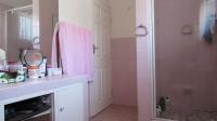 Main Bathroom - 10 square meters of property in Horison