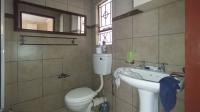 Main Bathroom - 4 square meters of property in Clayville