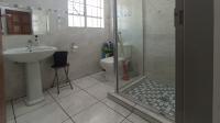 Main Bathroom - 5 square meters of property in Bergbron